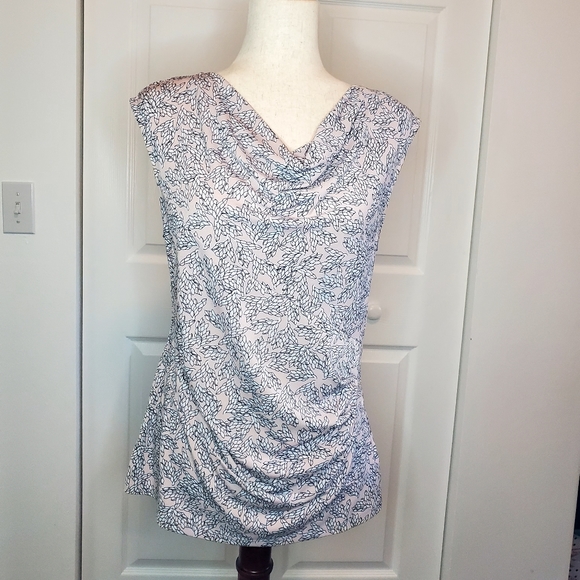 Ann Taylor Women's Large Pink, White and Black, Floral blouse. - Picture 1 of 7